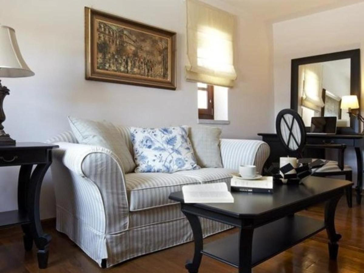 Petritis Guesthouse Oitylo Esterno foto