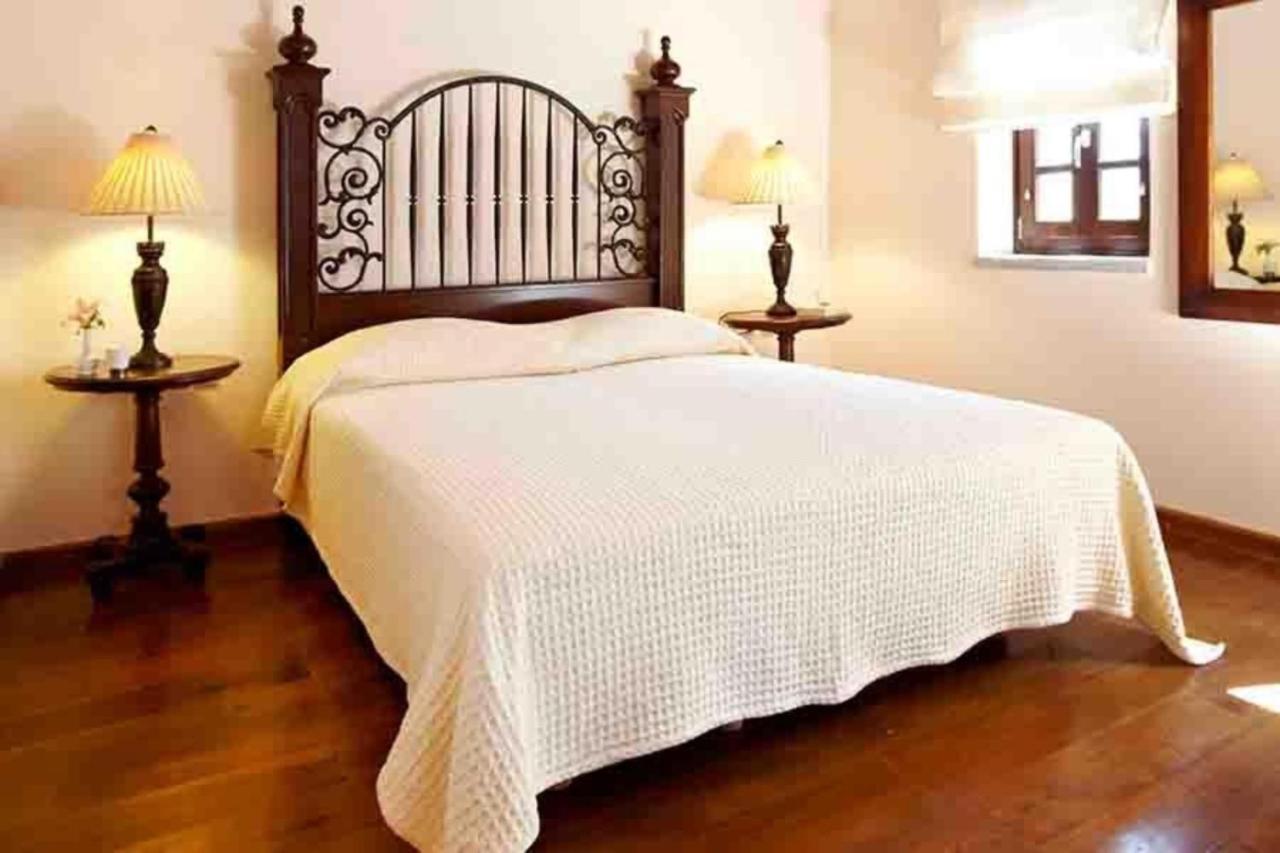 Petritis Guesthouse Oitylo Esterno foto