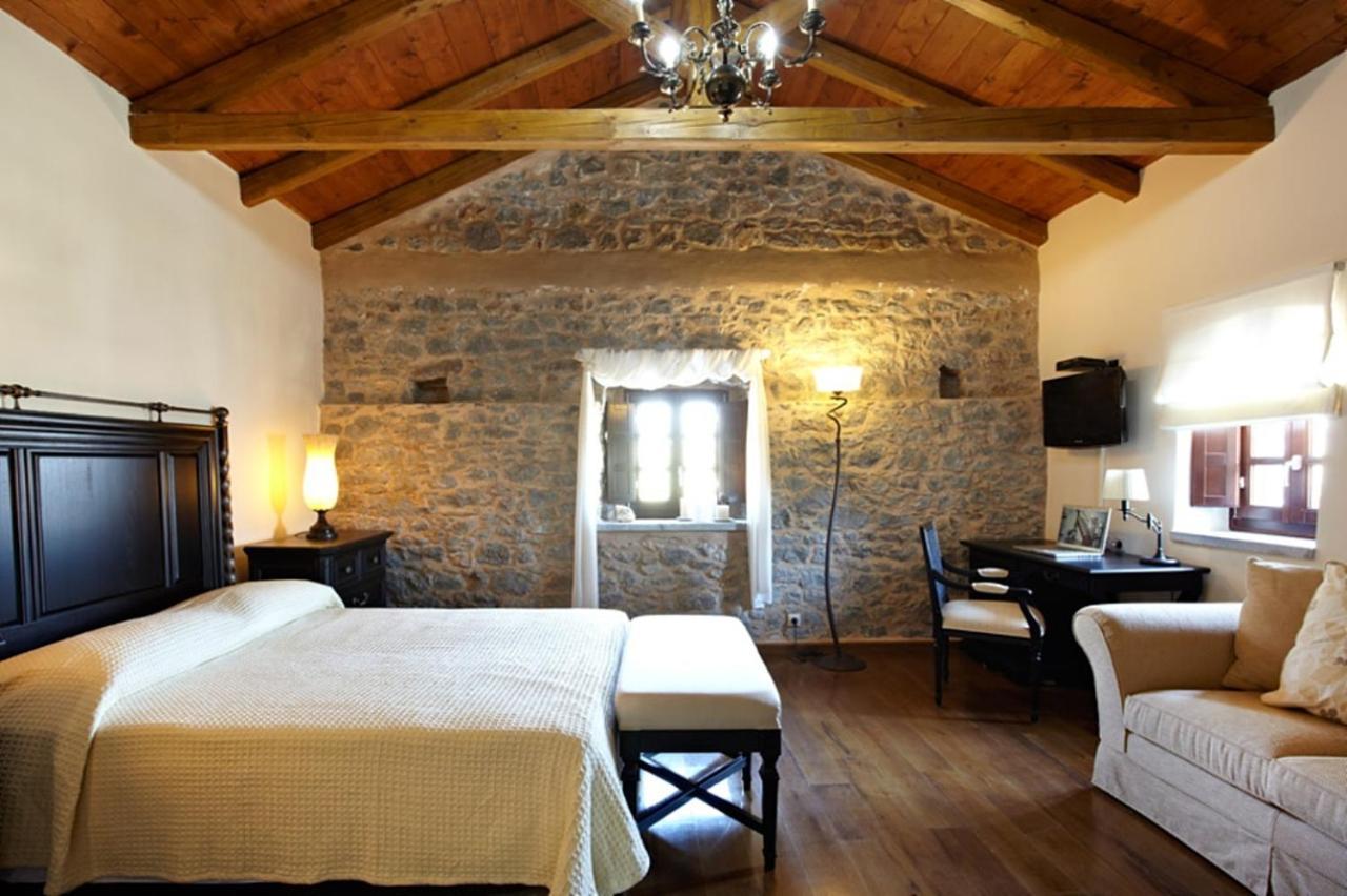 Petritis Guesthouse Oitylo Esterno foto