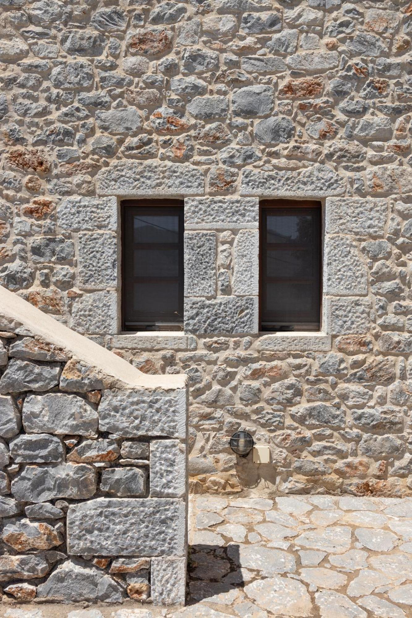 Petritis Guesthouse Oitylo Esterno foto