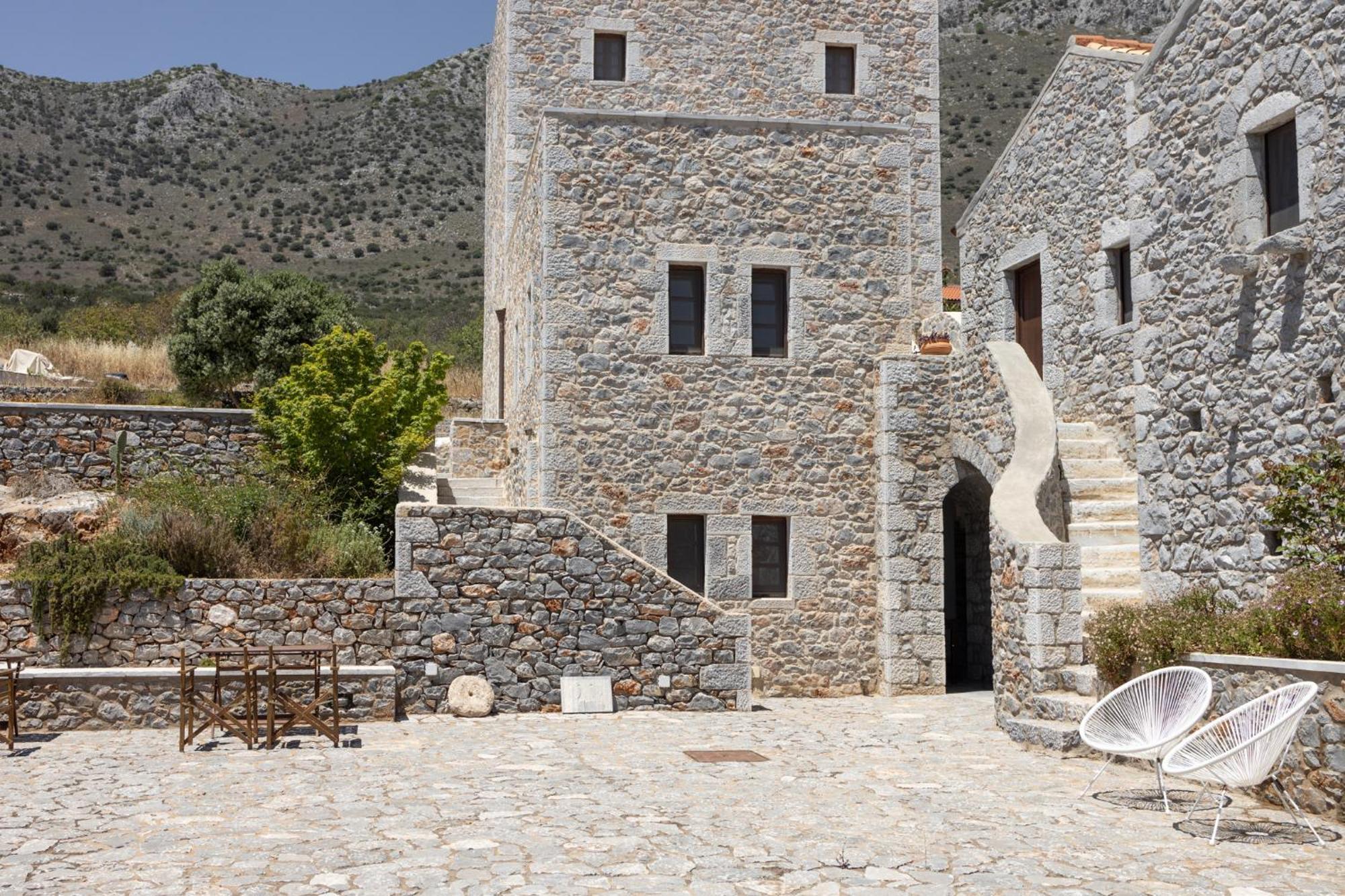 Petritis Guesthouse Oitylo Esterno foto