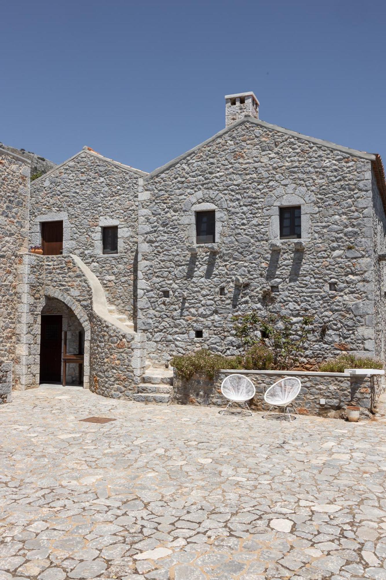 Petritis Guesthouse Oitylo Esterno foto