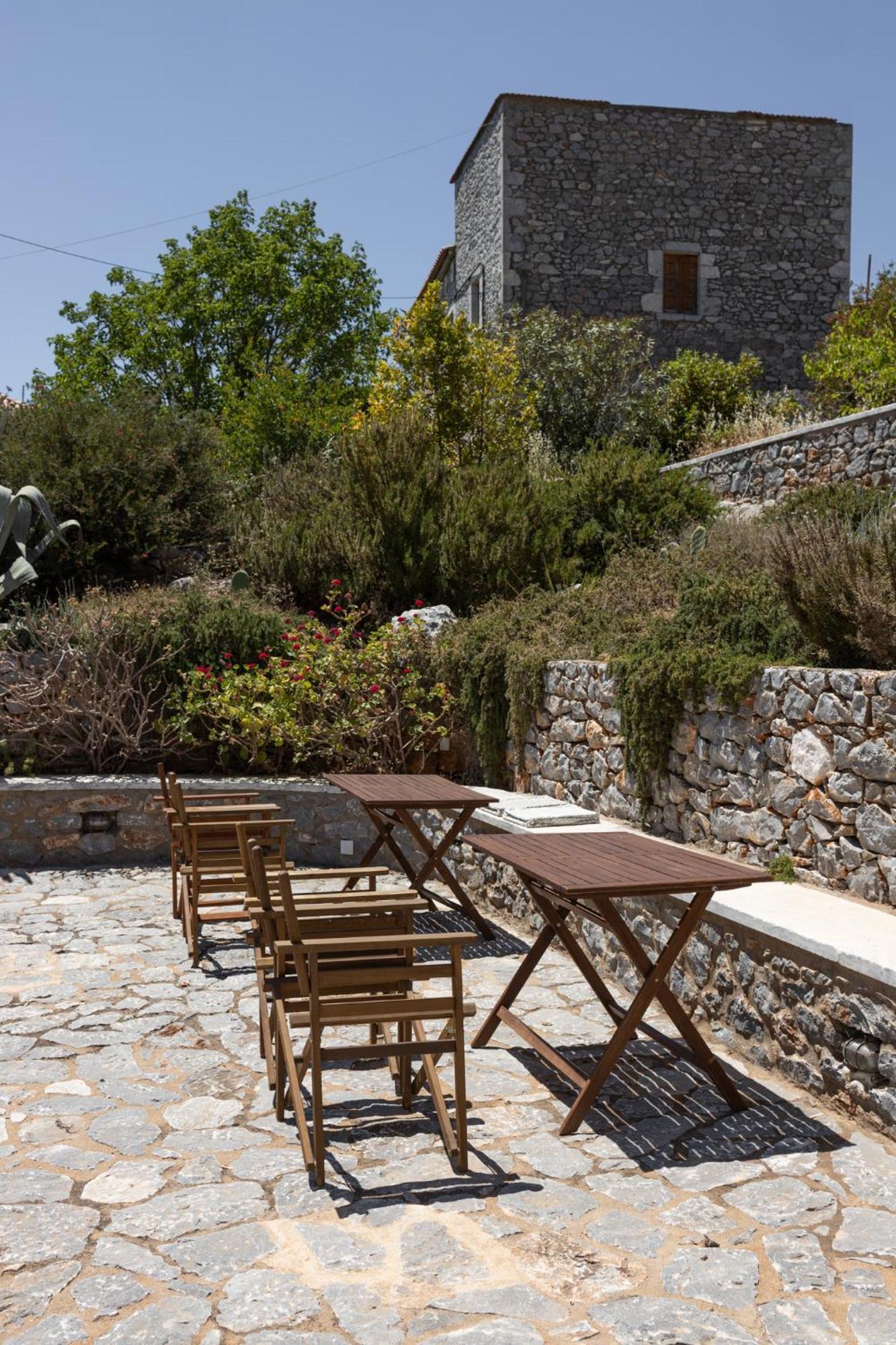 Petritis Guesthouse Oitylo Esterno foto
