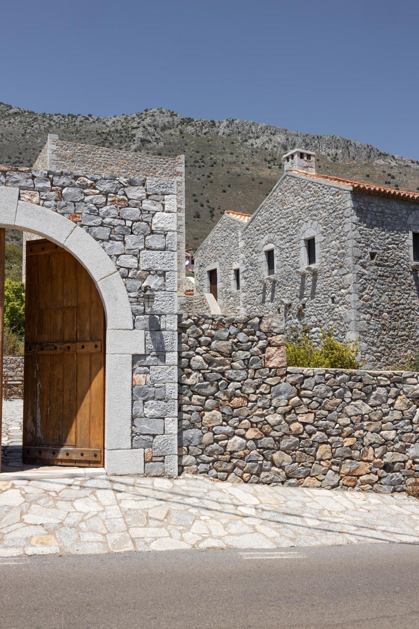 Petritis Guesthouse Oitylo Esterno foto